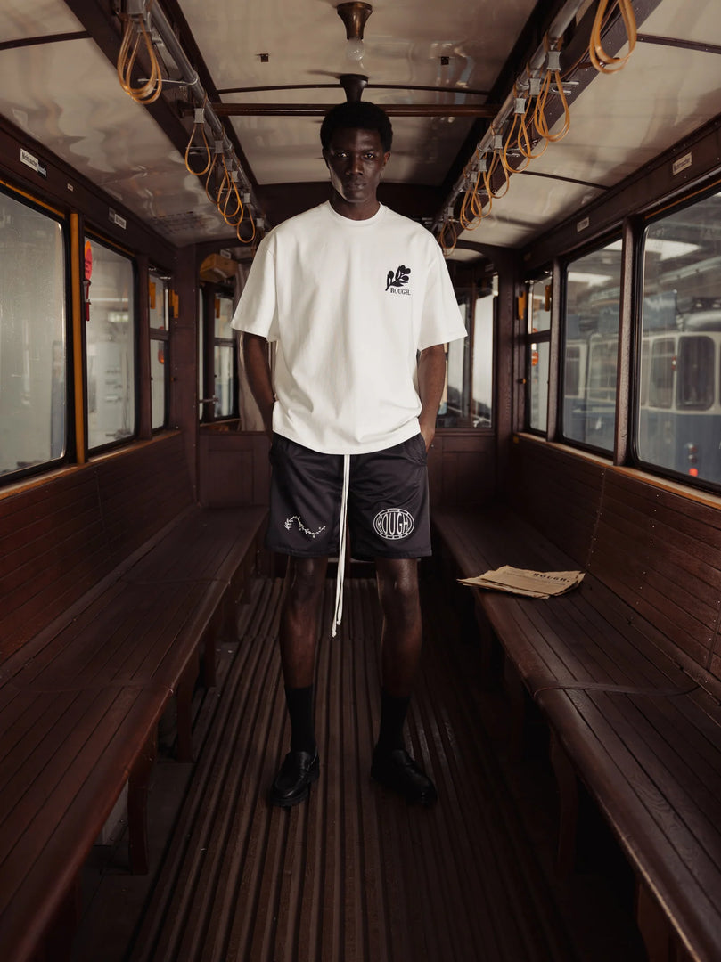 ROUGH VINTAGE EMBLEM T-SHIRT