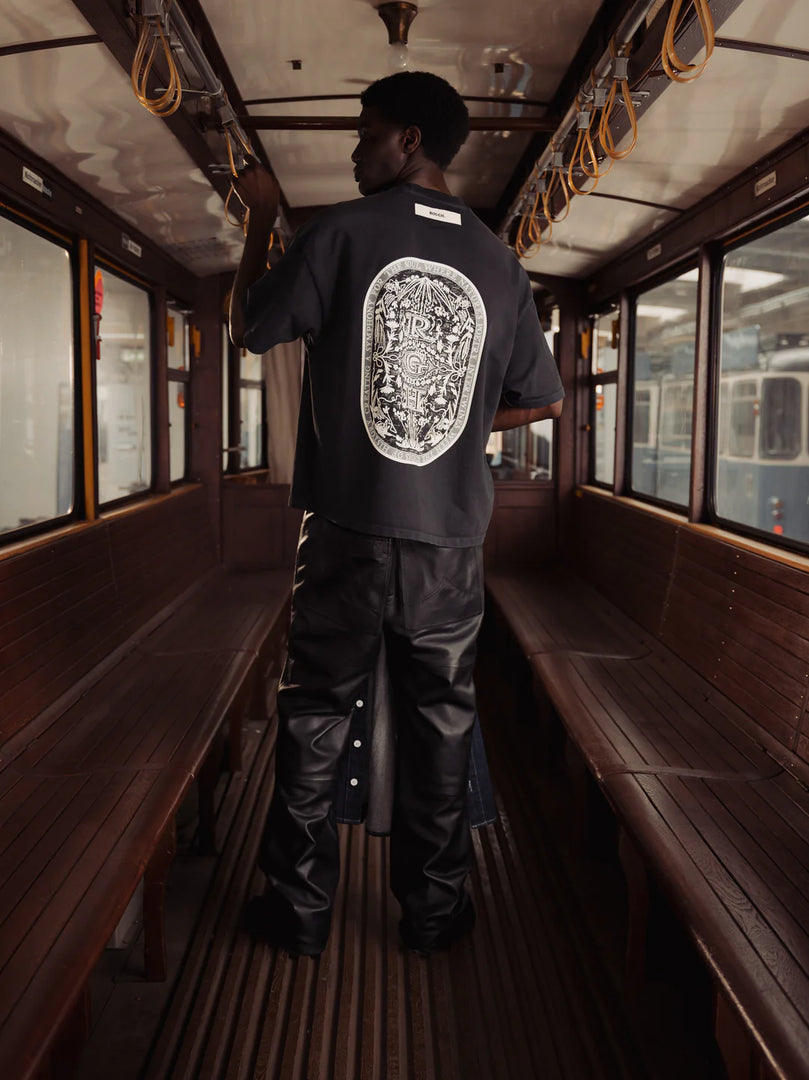ROUGH METAL SHIELD T-SHIRT BLACK